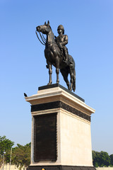 Fototapeta na wymiar Statue of King Chulalongkorn (Rama V)