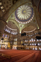 Fototapeta na wymiar Interior of Blue mosque, Istanbul