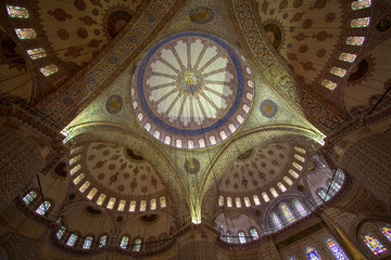 Fototapeta na wymiar Interior of Blue mosque, Istanbul