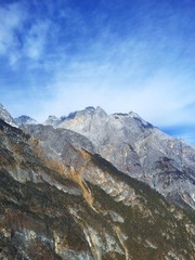 Obraz premium Mountain in winter with blue sky