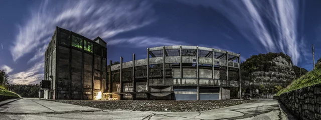 Foto auf Alu-Dibond Verlassene Fabrik © enolabrain