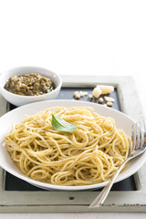 spaghetti with pesto, vertical