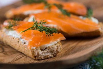 smoked salmon with dill and wholegrain bread