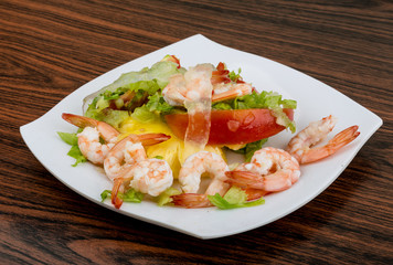 Shrimps with aloe vera salad