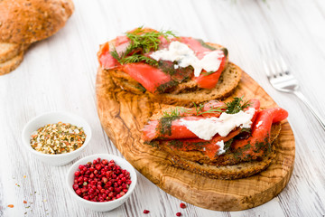 graved lachs geräucherter