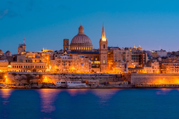 Valetta by night, Malta - obrazy, fototapety, plakaty