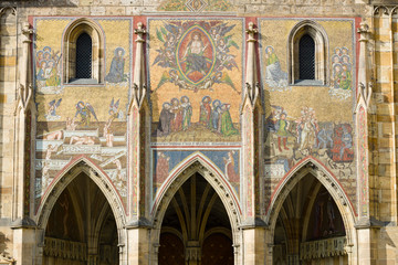 Obraz premium Fragment of mosaic on the Cathedral of Saints Vitus, Prague.
