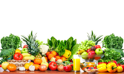 Fototapeta na wymiar Fruits and vegetables isolated white background