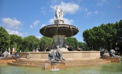 AIX EN PROVENCE : FONTAINE DE LA ROTONDE