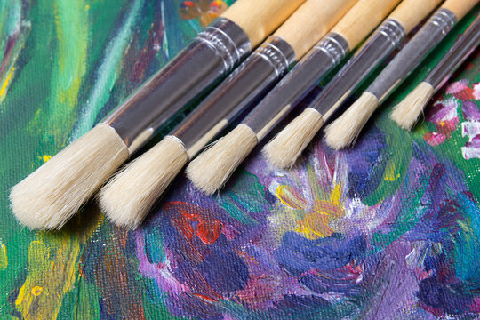 acrylic paint and artist paint brushes set