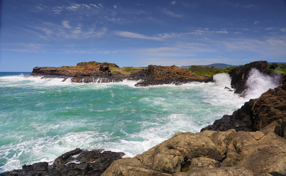 Ocean Swell Bombo Headlands Kiama