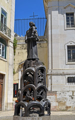 Obraz premium Religiöses Denkmal an der Kathedrale Lissabon