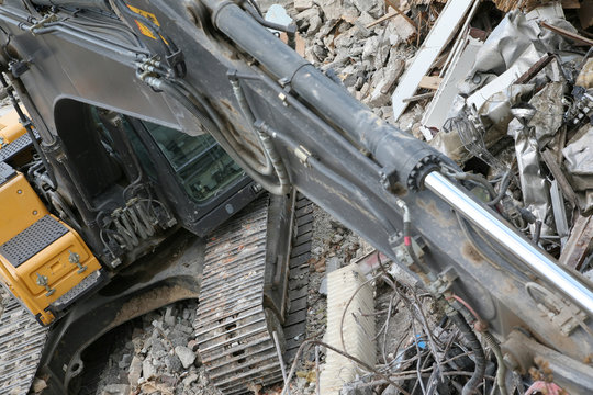 demolition digger