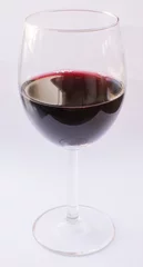 Fotobehang Red wine in glass © artesiawells