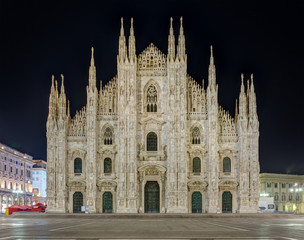 Fototapeta na wymiar Night view of Milan Cathedral (Duomo di Milano), Italy