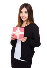 Woman hold with giftbox