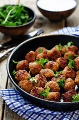 meatballs grilled with parsley