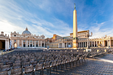 Naklejka premium St. Peter's Square at the Vatican at sunset