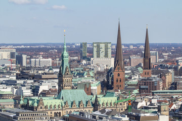 Fototapeta na wymiar Bird eye view of Hamburg from St. Michel Church