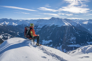 Fototapeta na wymiar Schneeschuhwandern in den Alpen