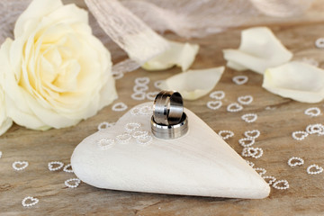 Ringe auf einem Herz