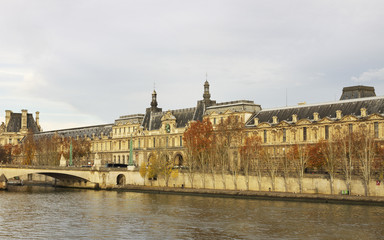 Fototapeta na wymiar Paris in an autumn time.