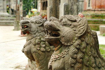 Naklejka premium Lion statues near Pashupatinath temple, Nepal