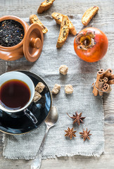 Fruit tea with spices and cookies