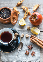 Obraz na płótnie Canvas Fruit tea with spices and cookies
