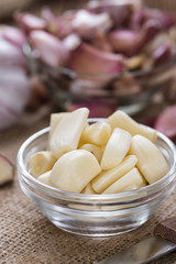 Portion of peeled Garlic