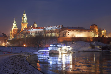 Fototapeta na wymiar Wawel Castle at night in Cracow, Poland.