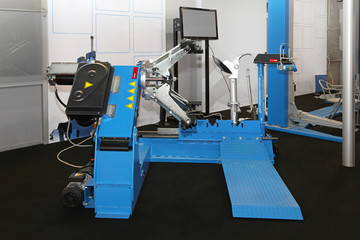 Tyre changing equipment