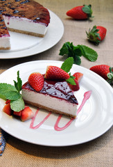 cheesecake with strawberries
