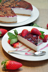cheesecake with strawberries