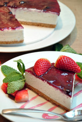 cheesecake with strawberries