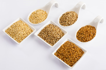 Semi di sesamo, lino e quinoa