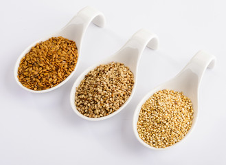 Semi di sesamo, lino e quinoa