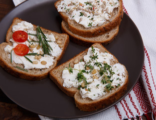 Sandwich with soft cheese