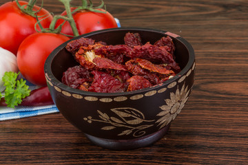 Dried tomtoes