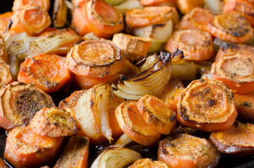 Carrots baked with onions