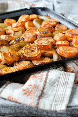 Carrots baked with onions