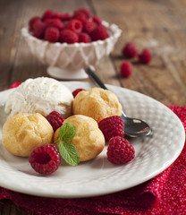 Dessert with Vanilla Ice Cream and Puff pastry
