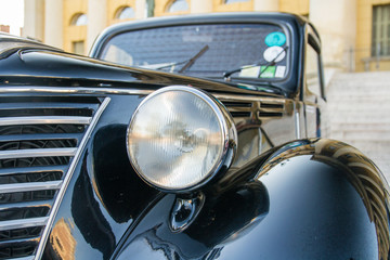 headlight of black vintage car