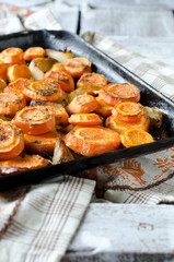 Carrots baked with onions