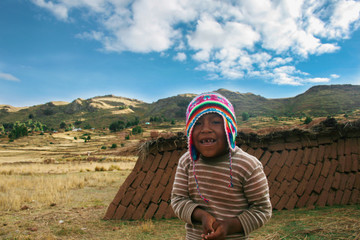 Fototapeta na wymiar little peruvian smiling