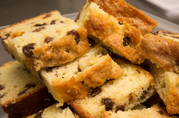 Raisin bread slices