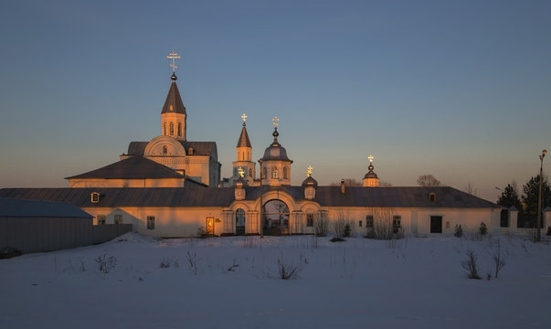 Забор у Церковь в Коряжме