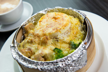 Cheesy bakes rice