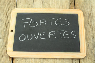 Fototapeta premium ardoise portes ouvertes