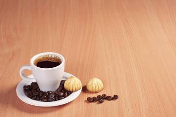 Coffee and small cookies